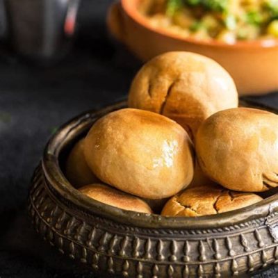  Litti Chokha: Indulge in Smoked Wheat Balls and Spicy Roasted Vegetable Mash!