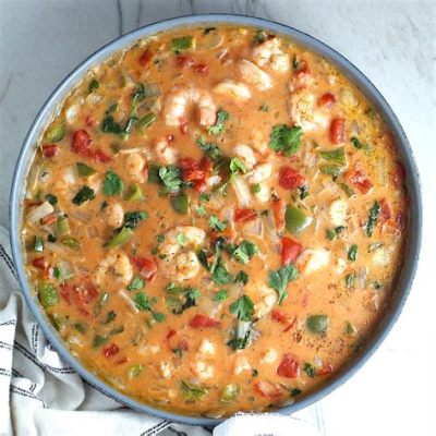  Moqueca! A Creamy Coconut Symphony of Seafood Delights and Zesty Citrus Burst